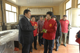 胜利幸福院院长亲切接待大家